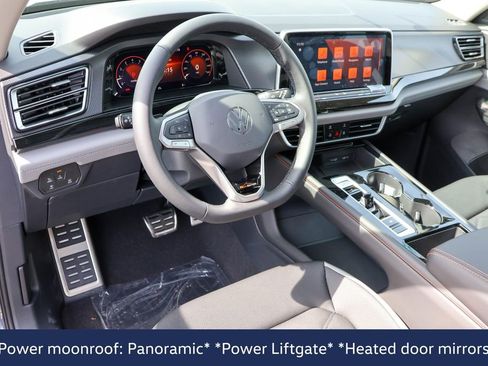 New 2025 Volkswagen Atlas Peak Edition SE image 4