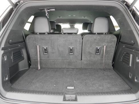 Used 2025 Buick Enclave Preferred image 18