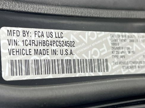 Used 2023 Jeep Grand Cherokee Limited image 32