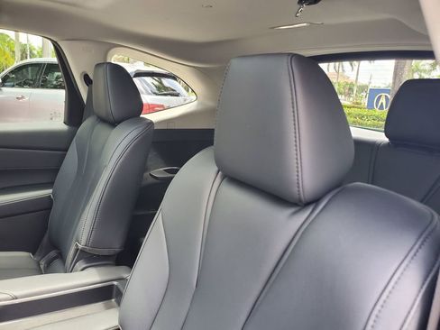 Used 2025 Acura MDX FWD image 13