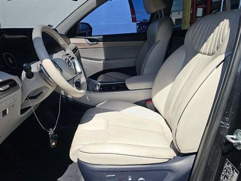 Used 2023 Hyundai Palisade Limited w/ Cargo Package image 5