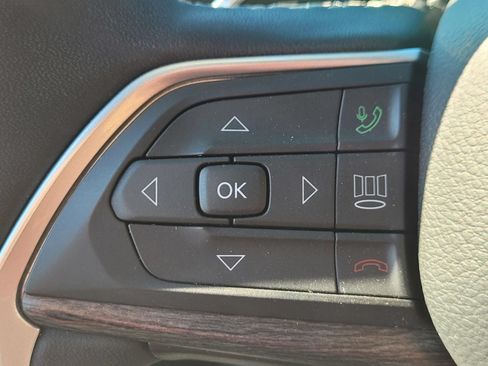 Used 2024 Jeep Grand Cherokee L Limited w/ Luxury Tech Group II AWD/4WD image 29