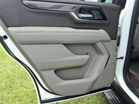 New 2026 GMC Yukon Elevation AWD/4WD image 17