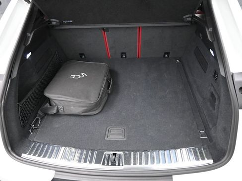 Certified 2022 Porsche Cayenne E-Hybrid Coupe AWD/4WD image 34