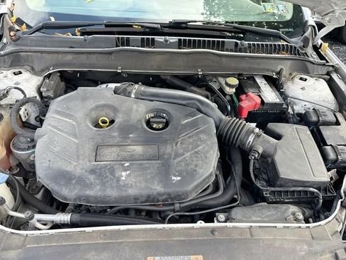 Used 2015 Ford Fusion SE w/ Equipment Group 202A FWD image 29