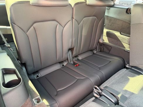 Certified 2025 Audi Q7 3.0T Premium Plus w/ Premium Plus Package image 19