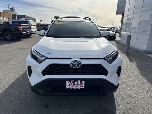 Used 2024 Toyota RAV4 XLE w/ Convenience Package image 5