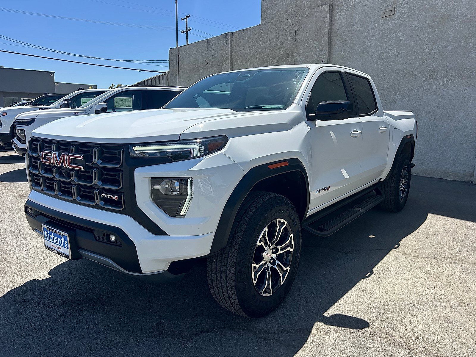 Used 2023 GMC Canyon AT4 w/ AT4 Premium Package AWD/4WD image 7