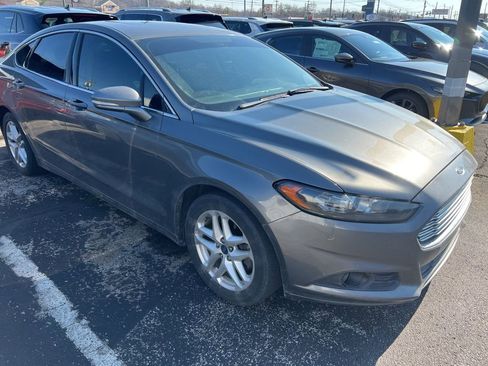 Used 2014 Ford Fusion SE w/ Equipment Group 202A image 4