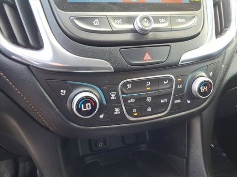 Used 2018 Chevrolet Equinox Premier FWD image 11