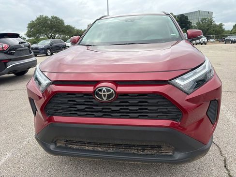 Used 2025 Toyota RAV4 XLE image 2