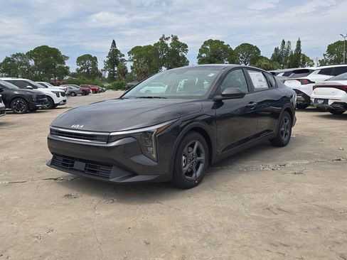 New 2026 Kia K4 FWD image 4
