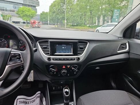 Used 2018 Hyundai Accent SE FWD image 14