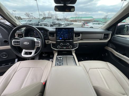 Certified 2024 Ford Expedition Limited image 23