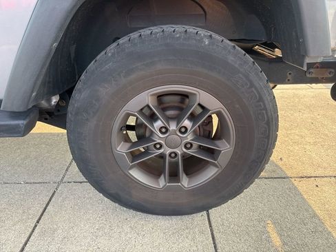 Used 2017 Jeep Wrangler Sport image 28