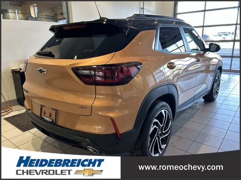 Used 2024 Chevrolet TrailBlazer RS w/ Convenience Package image 3