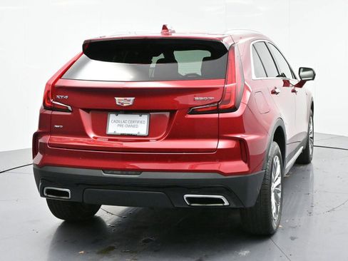 Used 2025 Cadillac XT4 Premium Luxury image 6