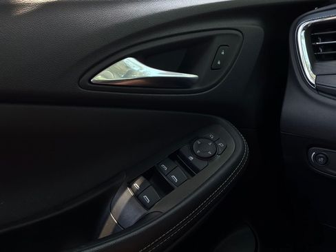 Used 2025 Buick Encore GX Preferred FWD image 19