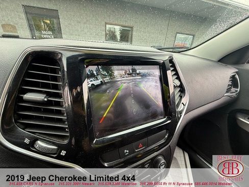 Used 2019 Jeep Cherokee Limited AWD/4WD image 31