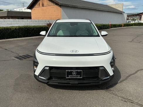Used 2024 Hyundai Kona SEL FWD image 3