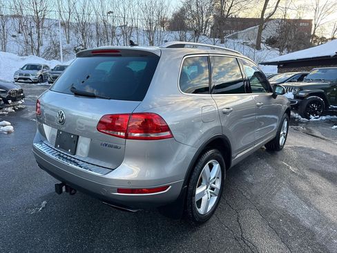 Used 2011 Volkswagen Touareg Hybrid image 14