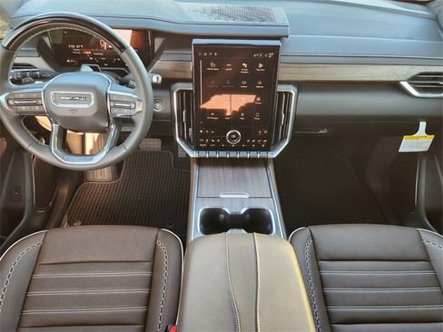 New 2026 GMC Acadia Denali Ultimate image 2