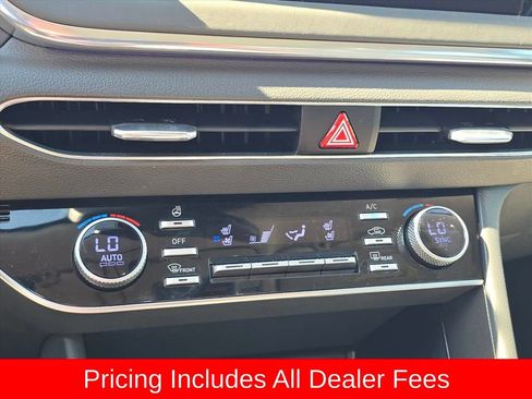 Used 2023 Hyundai Sonata Limited w/ Preferred Accessory Package FWD image 9