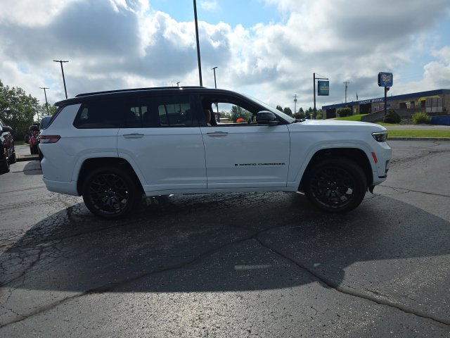 Used 2024 Jeep Grand Cherokee L Summit AWD/4WD image 9