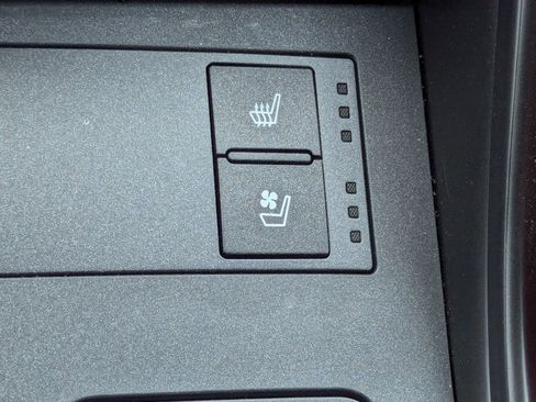 Certified 2023 Lexus IS 500 w/ Accessory Package 2 image 31