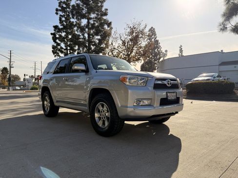 Used 2012 Toyota 4Runner SR5 w/ Convenience Pkg image 3