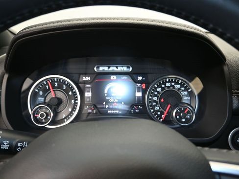 Used 2024 RAM 1500 Laramie image 15