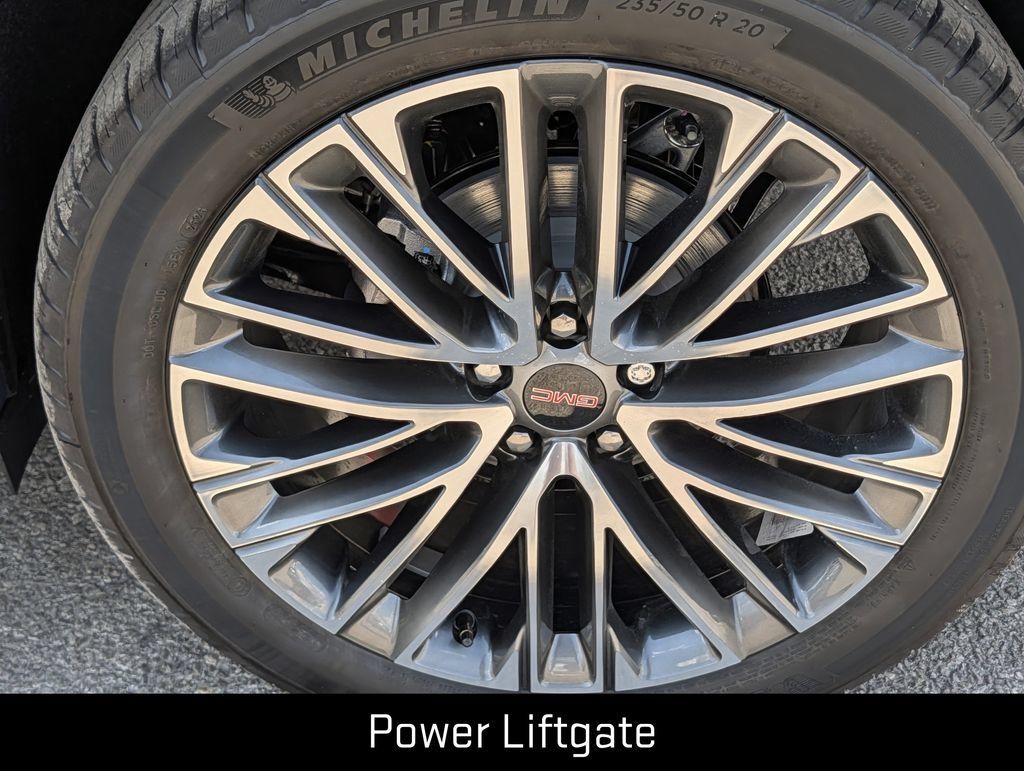 New 2027 GMC Terrain Denali w/ LPO, Floor Liner Package AWD/4WD image 9
