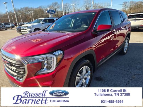Used 2024 GMC Terrain SLE image 1