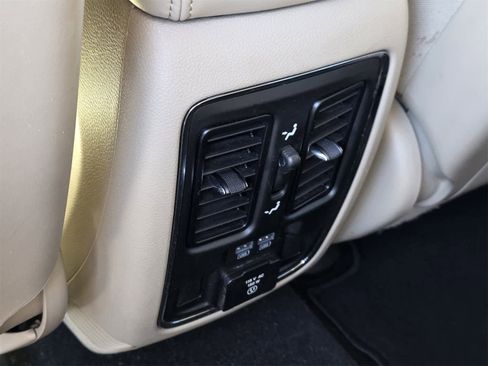 Used 2021 Jeep Grand Cherokee Limited image 29