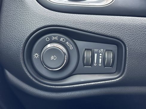 Used 2022 Jeep Renegade Latitude image 25