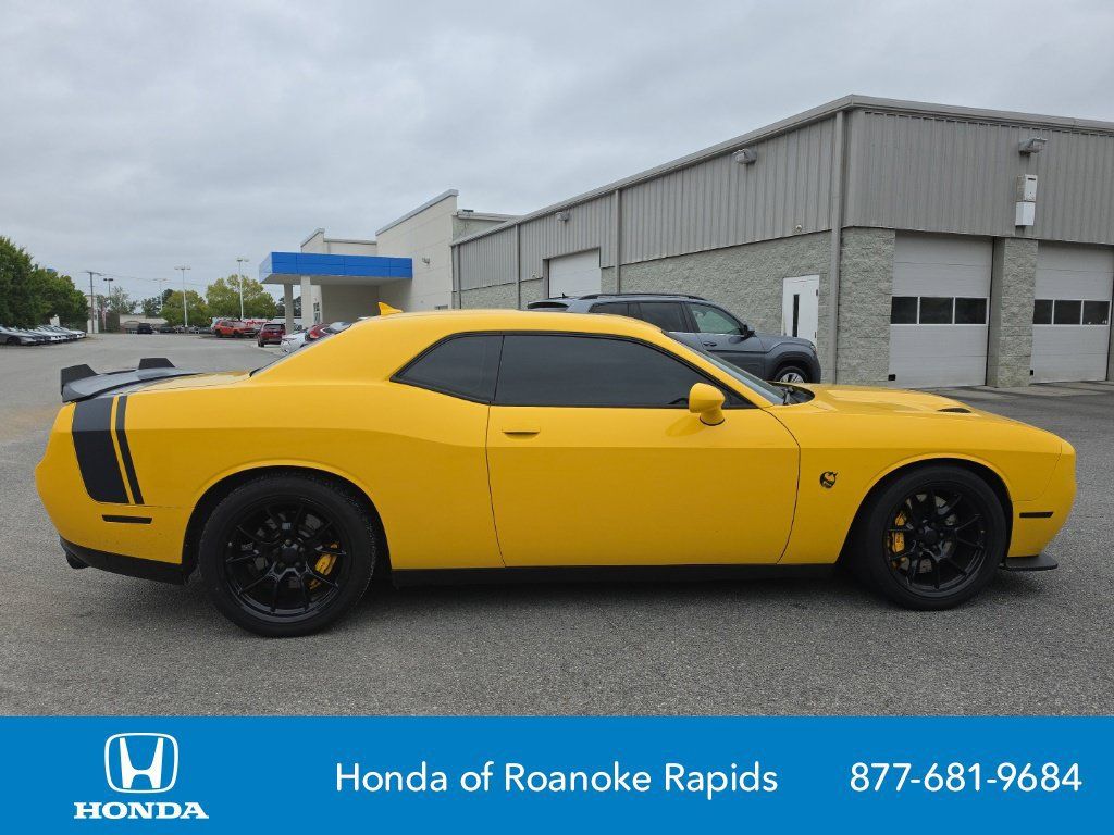 Used 2018 Dodge Challenger R/T Scat Pack w/ Dynamics Package RWD image 6