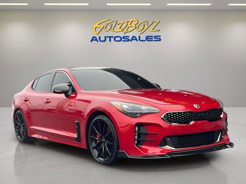 Used 2018 Kia Stinger GT2 image 2