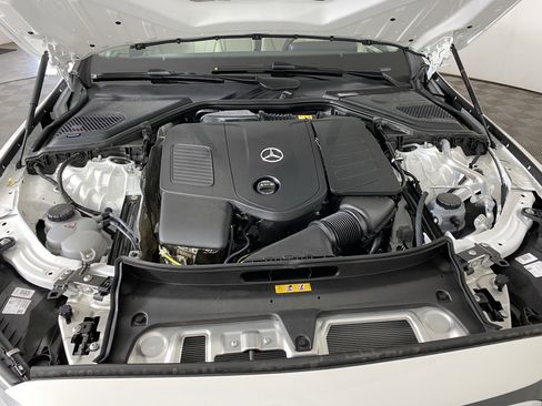 Used 2025 Mercedes-Benz E 350 4MATIC Sedan image 30