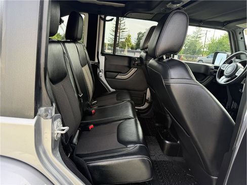 Used 2016 Jeep Wrangler Unlimited Sport AWD/4WD image 19