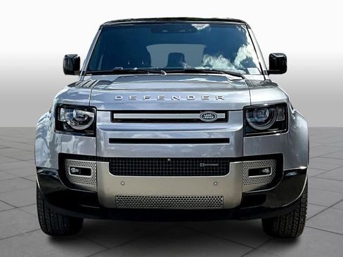 Used 2022 Land Rover Defender 110 X-Dynamic HSE image 3