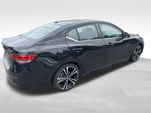 Used 2021 Nissan Sentra SR w/ SR Premium Package FWD image 8