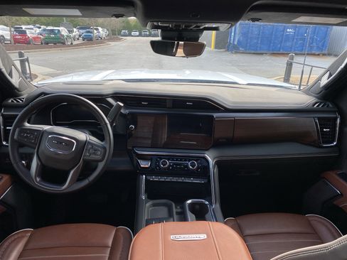 Used 2025 GMC Sierra 3500 Denali Ultimate image 30