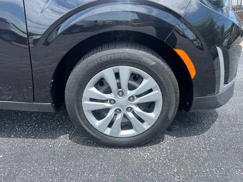 Used 2023 Kia Soul LX FWD image 27