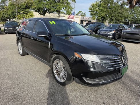 Used 2019 Lincoln MKT AWD image 10