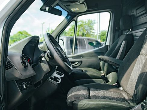 Used 2020 Mercedes-Benz Sprinter 2500 w/ Driver Convenience Package image 25