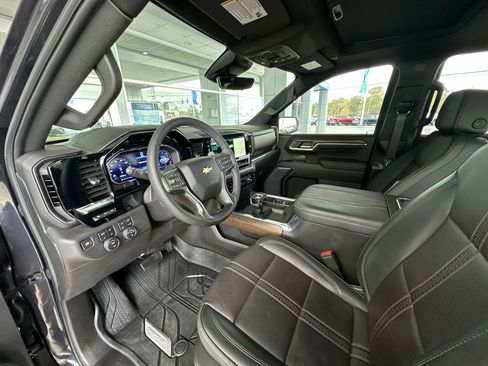Certified 2023 Chevrolet Silverado 1500 High Country w/ High Country Premium Package AWD/4WD image 10