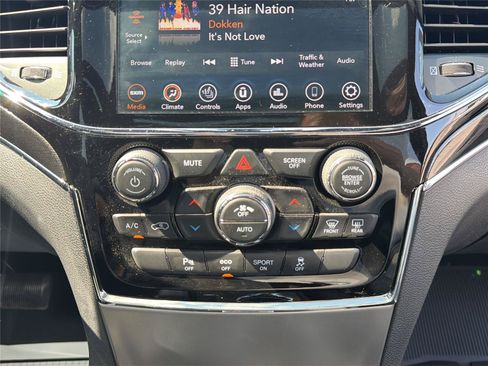 Used 2020 Jeep Grand Cherokee Trailhawk w/ Trailhawk Luxury Group AWD/4WD image 28