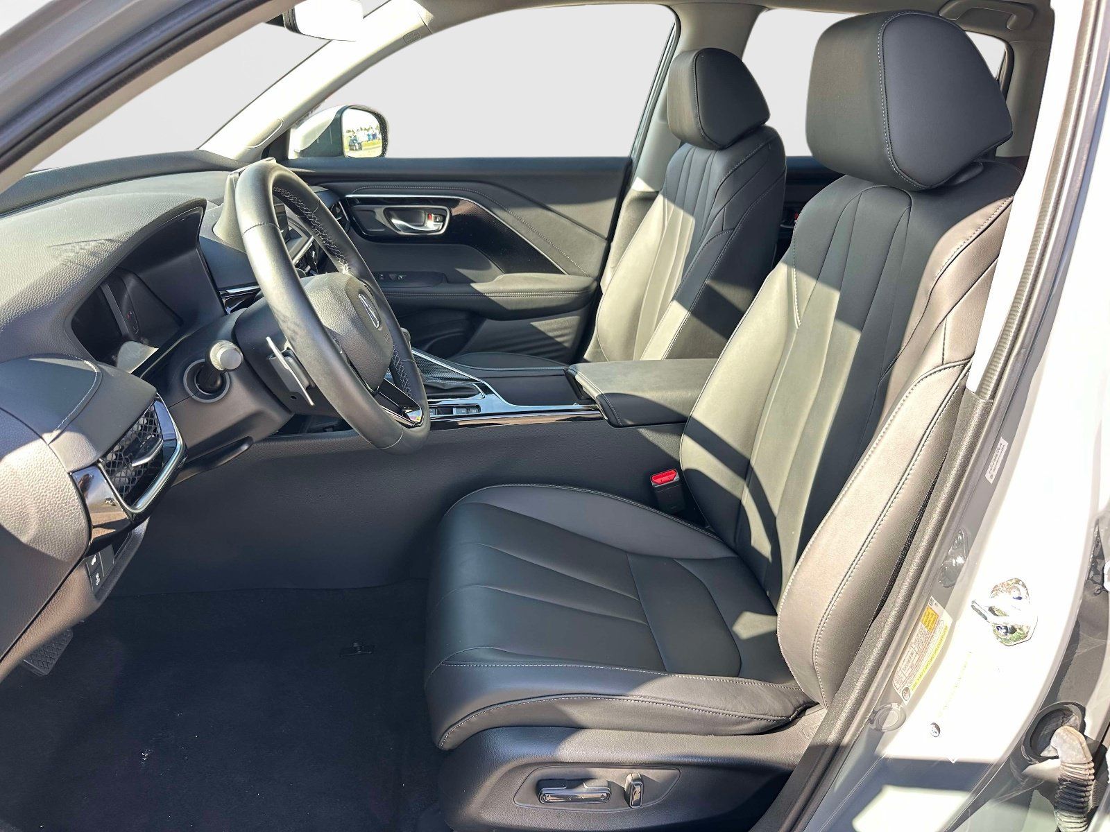 Used 2025 Acura ADX FWD image 16
