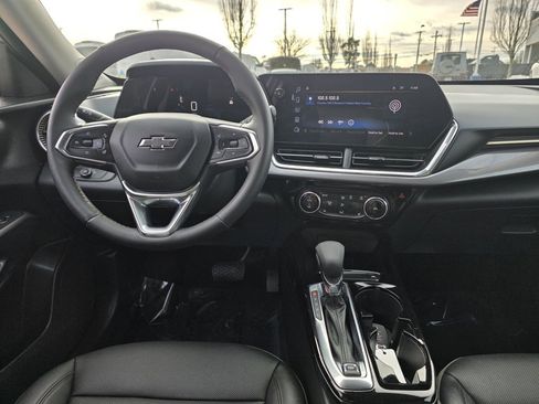 Used 2024 Chevrolet Trax ACTIV w/ Driver Confidence Package image 18