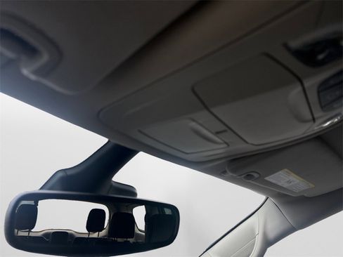 Used 2023 Chrysler Pacifica Touring-L image 27